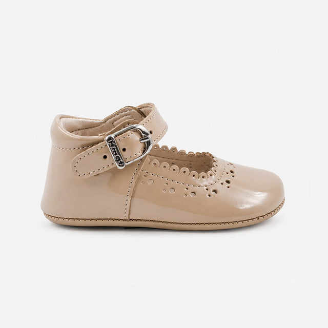 ZAPATO BADANA ÑA CHAROL BEIGE - H-685