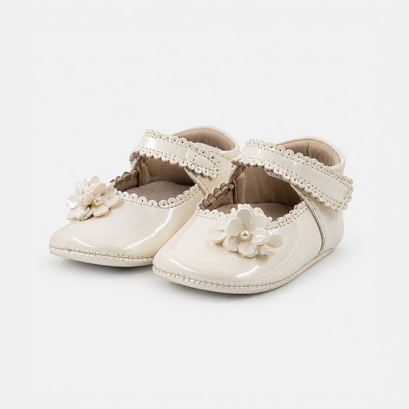 ZAPATO BADANA ÑA CHAROL PERLA - H-671