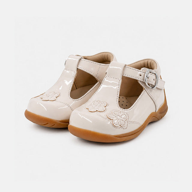 ZAPATO PIBE ÑA CHAROL BEIGE - 2422