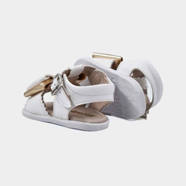 sandalia blanca para bautizo